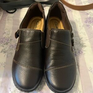 NWOT -Clarks Brown Leather Loafers Slip-On Comfort